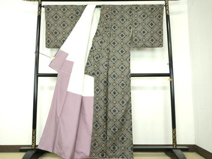 平和屋着物●本場大島紬　龍郷絣　花菱文　正絹　逸品　DABI6232ps