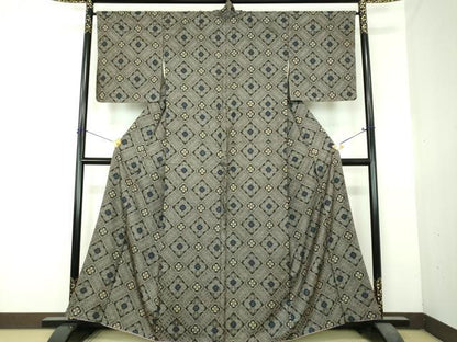 平和屋着物●本場大島紬　龍郷絣　花菱文　正絹　逸品　DABI6232ps