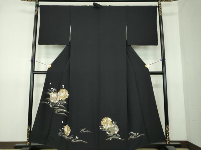 平和屋着物●訪問着　刺繍　雪輪桜　立波に兎　黒地　金銀彩　正絹　逸品　DABI6224ps