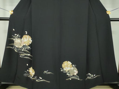 平和屋着物●訪問着　刺繍　雪輪桜　立波に兎　黒地　金銀彩　正絹　逸品　DABI6224ps