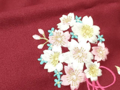 平和屋着物[]女の子　子供　行灯袴　総刺繍　くす玉舞桜文　真紅色　金糸　DABH5436ea