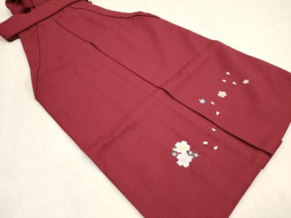 平和屋着物[]女の子　子供　行灯袴　総刺繍　くす玉舞桜文　真紅色　金糸　DABH5436ea