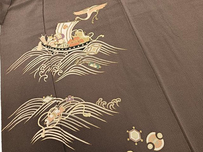 平和屋着物●訪問着　駒刺繍　飛鶴宝尽くし文　暈し染め　金彩　鬼しぼ縮緬　正絹　逸品　BAAX9988yc