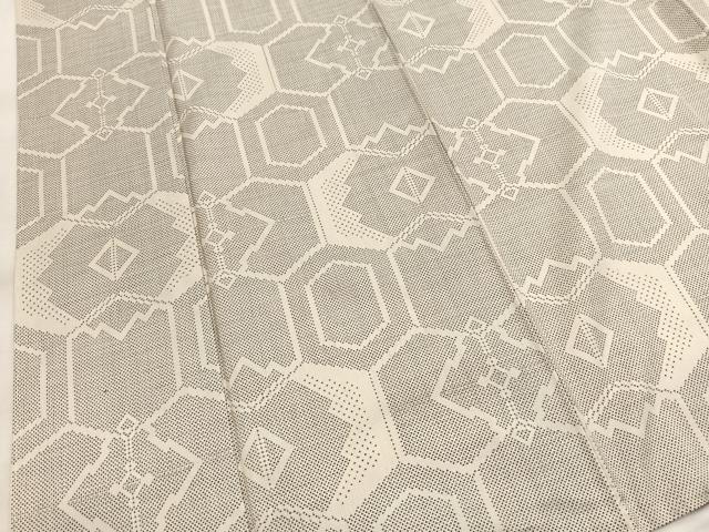平和屋着物●本場大島紬　白大島　7マルキ　幾何学文様　松坂屋扱い　正絹　逸品　BAAY5413yc