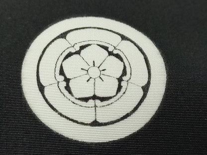 平和屋着物●男性 黒紋付 羽織・長襦袢（袷）セット 羽裏：松文 阪急百貨店扱い 正絹 逸品 DABI9123ud