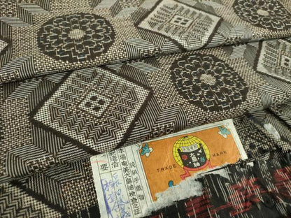 平和屋着物●本場大島紬　龍郷絣　花菱文　証紙付き　正絹　逸品　DABI6616ps