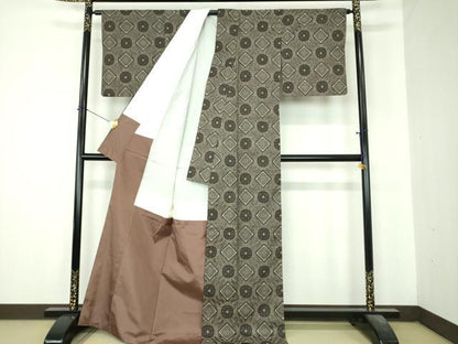 平和屋着物●本場大島紬　龍郷絣　花菱文　証紙付き　正絹　逸品　DABI6616ps