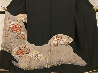 平和屋着物■豪華黒留袖　駒刺繍　地紙花鳥文　金彩　正絹　逸品　BAAY6598hj