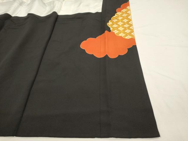 平和屋着物■豪華黒留袖　駒刺繍　地紙孔雀花文　枝梅　金彩　正絹　逸品　DABJ4374cd
