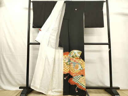 平和屋着物■豪華黒留袖　駒刺繍　地紙孔雀花文　枝梅　金彩　正絹　逸品　DABJ4374cd