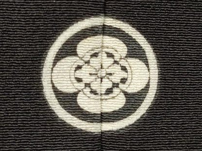 平和屋着物■豪華黒留袖　駒刺繍　地紙孔雀花文　枝梅　金彩　正絹　逸品　DABJ4374cd