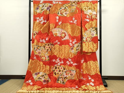 平和屋本店●色打掛　お引きずり　和装　婚礼　結婚式　花嫁　神社挙式　駒刺繍　地紙重ね吉祥花文　金銀糸　逸品　CABL8054ze