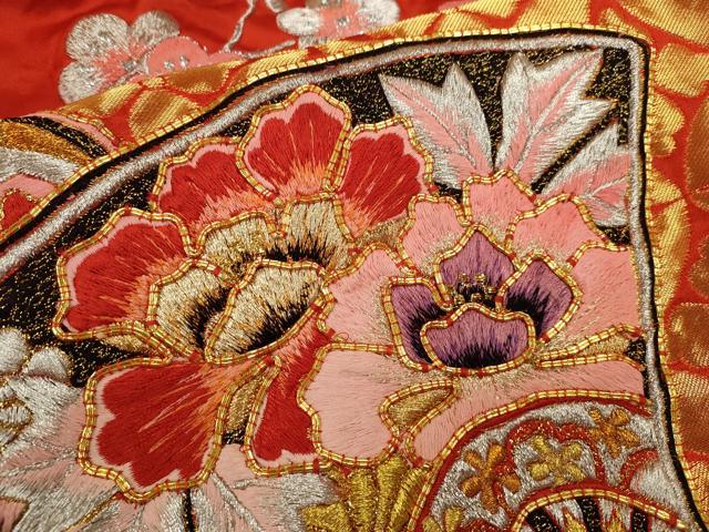 平和屋本店●色打掛　お引きずり　和装　婚礼　結婚式　花嫁　神社挙式　駒刺繍　地紙重ね吉祥花文　金銀糸　逸品　CABL8054ze