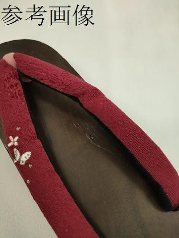 平和屋着物▼和装小物　右近下駄まとめて３足　浴衣　縮緬　刺繍　蝶　赤　黄　Ｍ～Ｌ　未使用あり　逸品　CABL2664ju