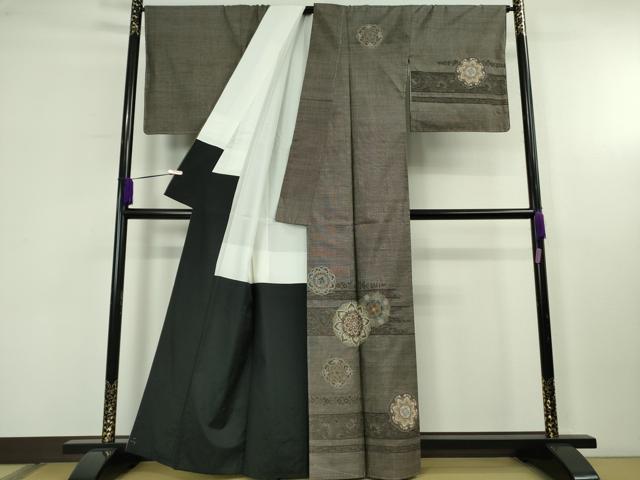 平和屋本店●極上　都喜ヱ門 本場大島紬 訪問着 スワトウ刺繍 相良刺繍 総刺繍  正倉院花文 金糸 藤絹織物謹製 逸品　未使用　DZAB1343kh6