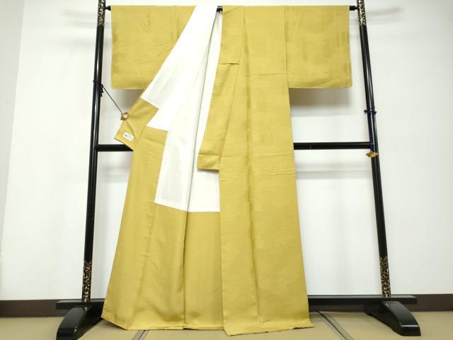 平和屋着物●上質な色無地　紗綾型地紋　芥子色　やまと誂製　正絹　逸品　未使用　DABK0296ud