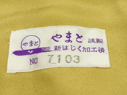 平和屋着物●上質な色無地　紗綾型地紋　芥子色　やまと誂製　正絹　逸品　未使用　DABK0296ud
