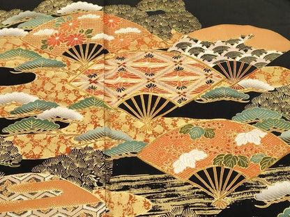 平和屋着物■豪華黒留袖　駒刺繍　松竹梅扇面双鶴花文　金彩　正絹　逸品　CABM1762ev