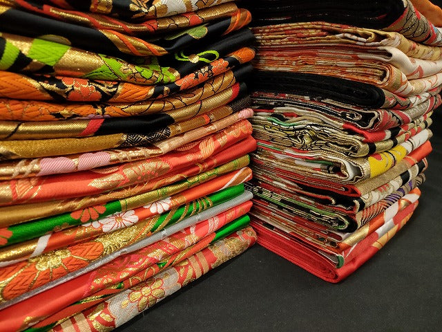 平和屋本店■子供帯 まとめて 35点 鶴 蝶 花柄 宝相華 アンティーク 金糸 など 着用可能多数 未使用品あり se0026