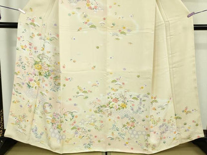 平和屋本店●極上　訪問着　駒刺繍　松竹梅　花丸文　鳥の子色地　暈し染め　反端付き　逸品　未使用　DZAB6825kh6
