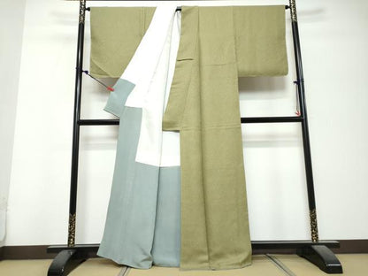 平和屋着物●上質な色無地　紋意匠　抹茶色　正絹　逸品　DABK0687ud