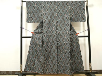 平和屋着物■本場村山大島紬　7マルキ　格子幾何学文様　正絹　逸品　DABK6268qa