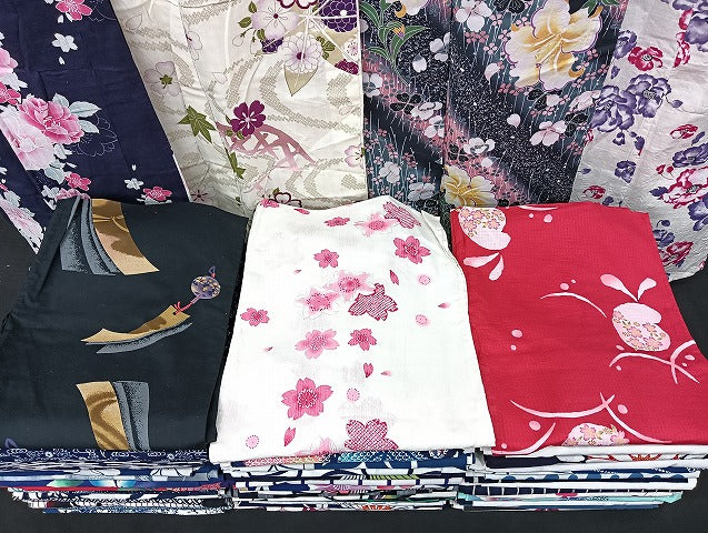 平和屋着物■浴衣 まとめて 45点 兎 蜻蛉 花柄 綿紅梅 しじら織 ラメ 金彩 など 着用可能多数 未使用品あり mmm1578