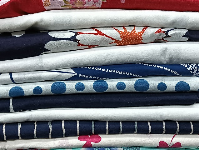 平和屋着物■浴衣 まとめて 45点 兎 蜻蛉 花柄 綿紅梅 しじら織 ラメ 金彩 など 着用可能多数 未使用品あり mmm1578