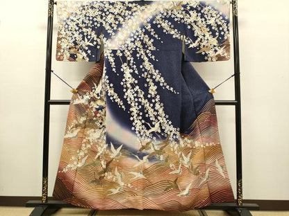 平和屋着物●訪問着　飛鶴枝垂れ桜文　暈し染め　金彩　正絹　逸品　DABK7868du