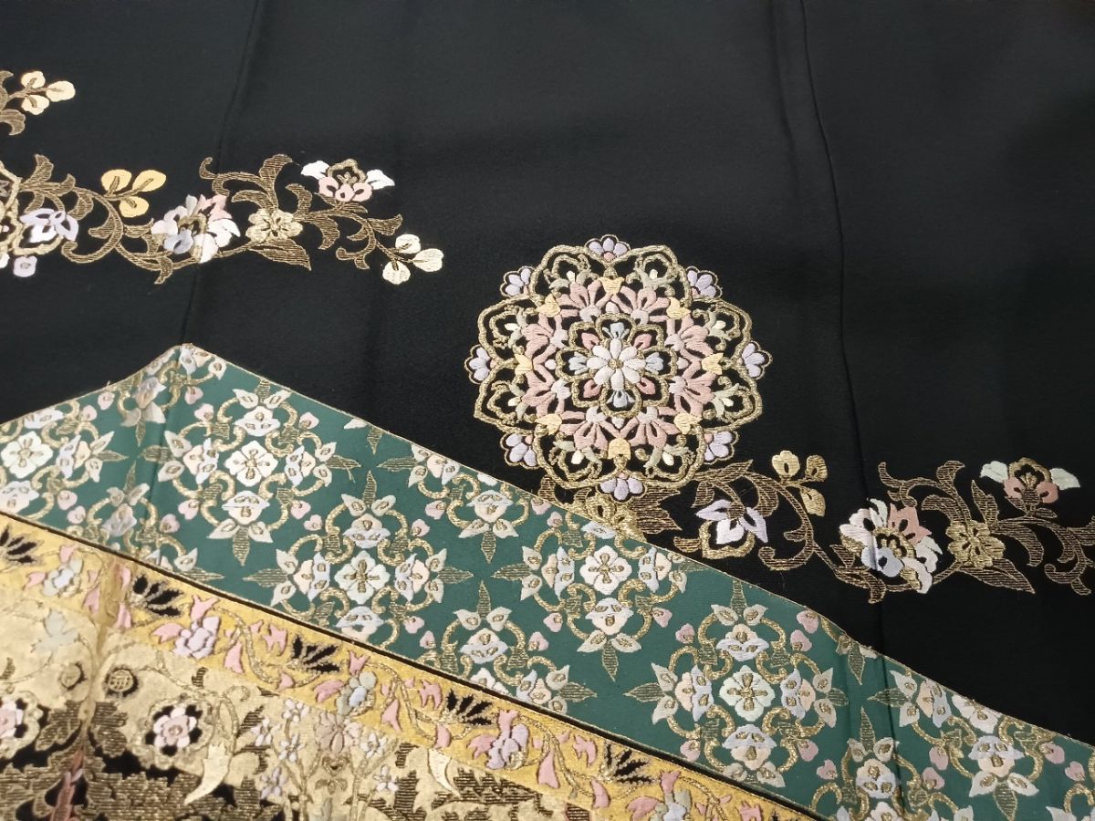 平和屋着物●豪華黒留袖　総刺繍　双鳥正倉院花文　金糸　正絹　逸品　AABK8597cs