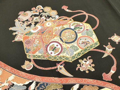 平和屋着物■豪華黒留袖　駒刺繍　文箱花文　宝尽くし　金彩　正絹　逸品　DABK9785cd
