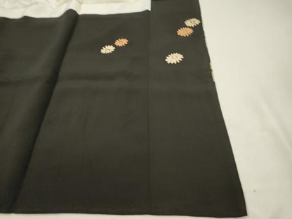 平和屋着物■豪華黒留袖　駒刺繍　草花松葉文　金銀彩　正絹　逸品　DABK9809cd