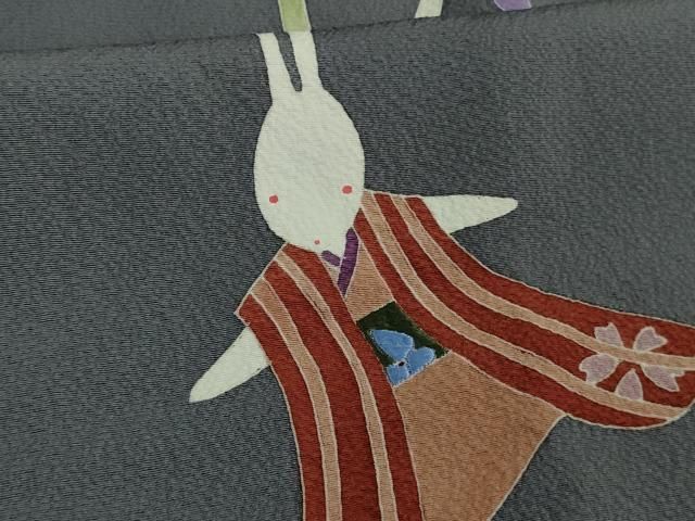 平和屋本店∞極上　世界的人形師　辻村寿三郎　ジュサブロー　道中着　ロング丈　刺繍　花兎　伊と幸　灰色地　反端付き　逸品 DZAB7514kh6