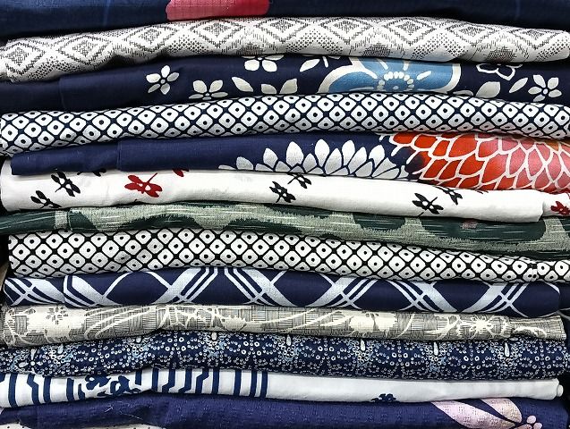 平和屋着物■浴衣 まとめて 45点 朝顔 向日葵 花柄 ラメ 注ぎ染め 花井幸子 YUKIKO HANAI など 着用可能多数 未使用品あり mmm1658