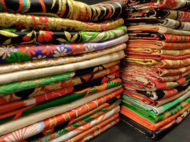 平和屋本店■子供帯 まとめて 35点 向かい鶴 蝶 花柄 金銀糸 など 着用可能多数 未使用品あり se0079
