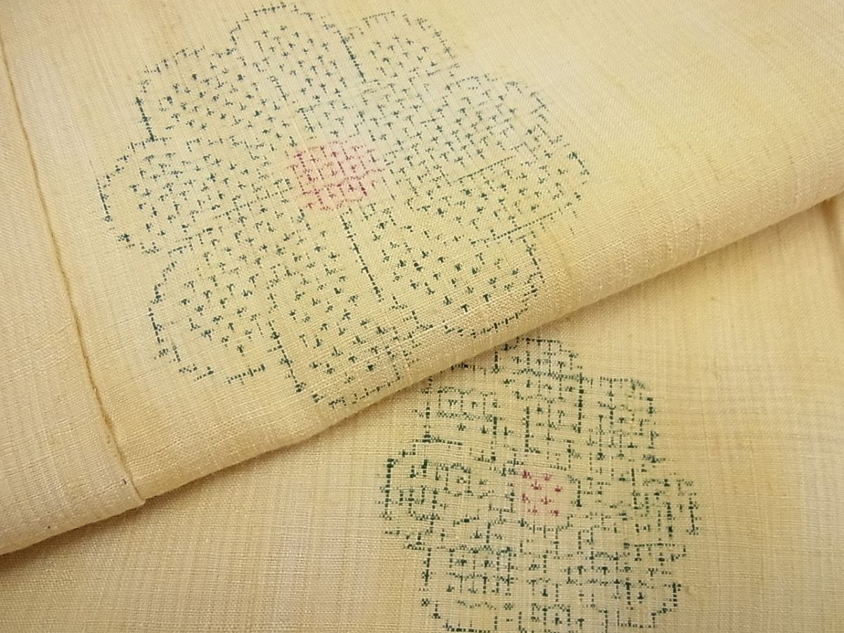 期間限定セール20％off●極上　本場結城紬　重要無形文化財　１００亀甲　舞花文　井上商事謹製　証紙付き　逸品　未使用3s624