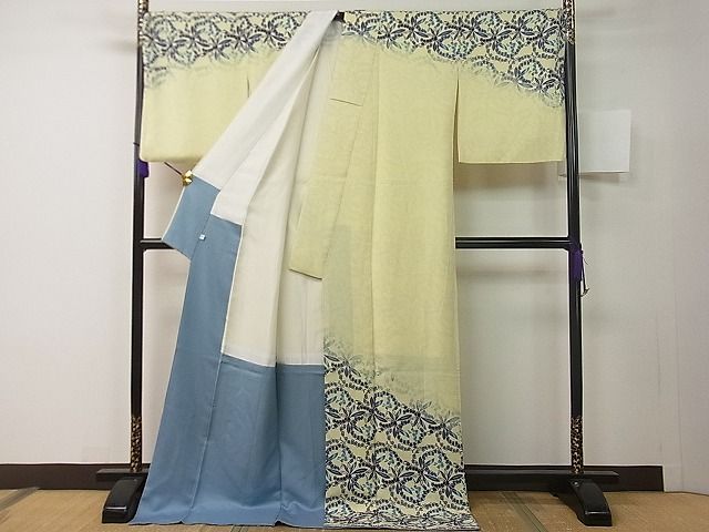平和屋本店●最高級 城間栄順 本場琉球紅型 訪問着 すずらん 淡黄色地 逸品3s20338