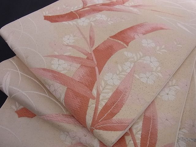 平和屋着物■六通柄袋帯 唐織 笹竹枝桜文 金糸 正絹 逸品 A-az3747