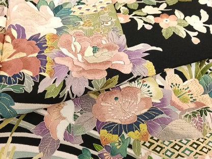 平和屋着物●豪華黒留袖 作家物 刺繍 檜扇扇面枝花文 金糸 正絹 逸品 AAAM6820ph