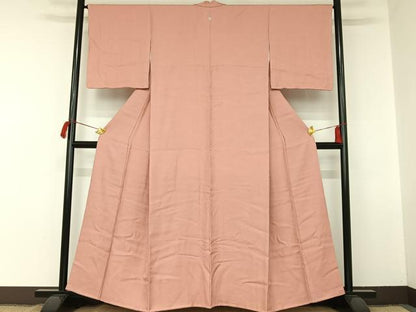 平和屋着物■上質な色無地　紗綾形地紋　珊瑚色　正絹　逸品　未使用　AAAM7316oa