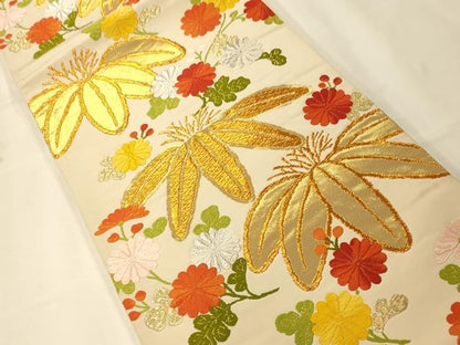 平和屋着物◎六通柄袋帯　唐織　枝花文　金銀糸　正絹　逸品　AAAM8621fw