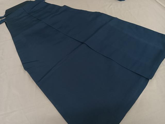 平和屋着物●男性　米沢安倍吉　馬乗り袴　本場毘龍御袴地　色無地　紺色　正絹　逸品　AAAP4001ph