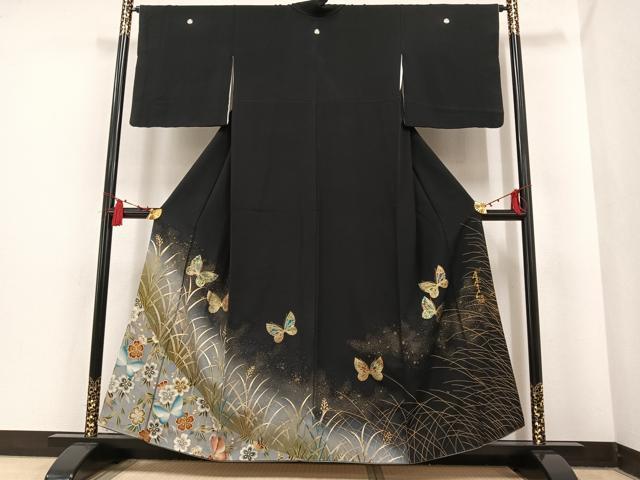 平和屋着物●染色作家 斉藤三才 黒留袖 寿光織 舞蝶花文 暈し染め 金彩 正絹 逸品 AAAQ0230np