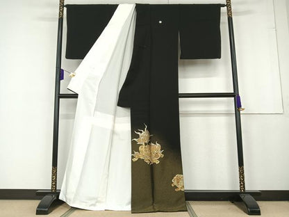 平和屋着物●伝統金彩工芸士　三蔵章三　黒留袖　寿光織　刺繍　唐獅子　金糸　正絹　逸品　AAAQ0665np