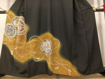 平和屋着物■豪華黒留袖　鏡裏花鳥文　暈し染め　金彩　正絹　逸品　AAAQ8831ph
