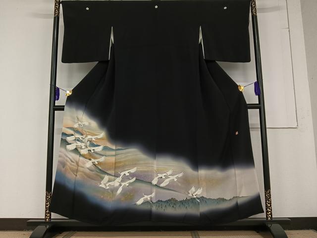 平和屋着物■豪華黒留袖　作家物　駒刺繍　舞鶴文　金彩　正絹　逸品　AAAR7778jh