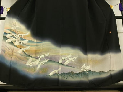 平和屋着物■豪華黒留袖　作家物　駒刺繍　舞鶴文　金彩　正絹　逸品　AAAR7778jh