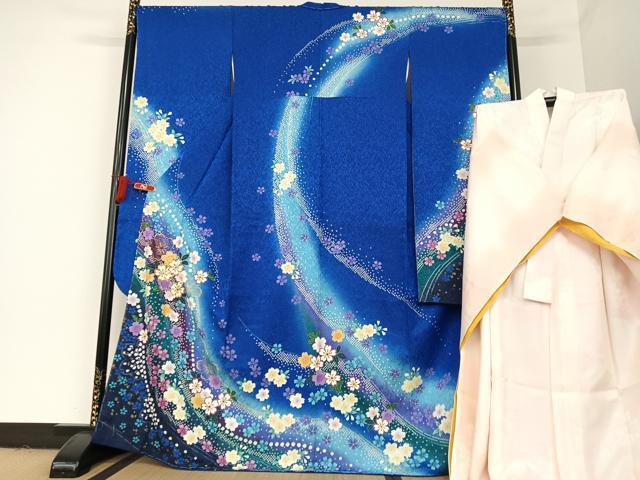平和屋着物●豪華振袖・長襦袢(袷)セット 駒刺繍 舞桜 金彩 金通し地 正絹 逸品 未使用 AAAT0233zg