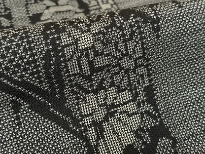 平和屋着物●本場大島紬 9マルキ 花間道 黒地 正絹 逸品 AAAT0537zg