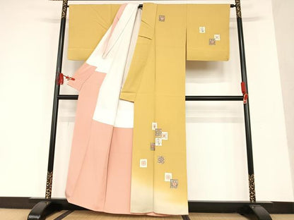 平和屋着物●訪問着 友禅 駒刺繍 色紙重ね花文 暈し染め 金彩 正絹 逸品 AAAT0538zg